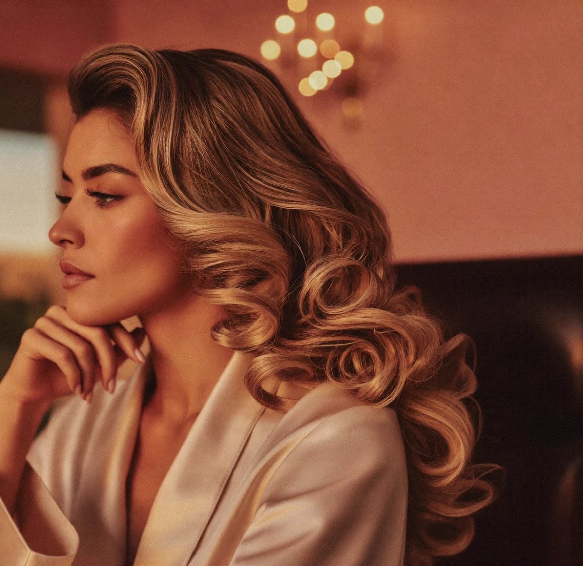 Cabello con ondas glamorosas en Nouveau